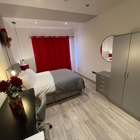 Letzi Premium Cozy Retreat Private En-Suite Rooms, Wembley Londres Extérieur photo