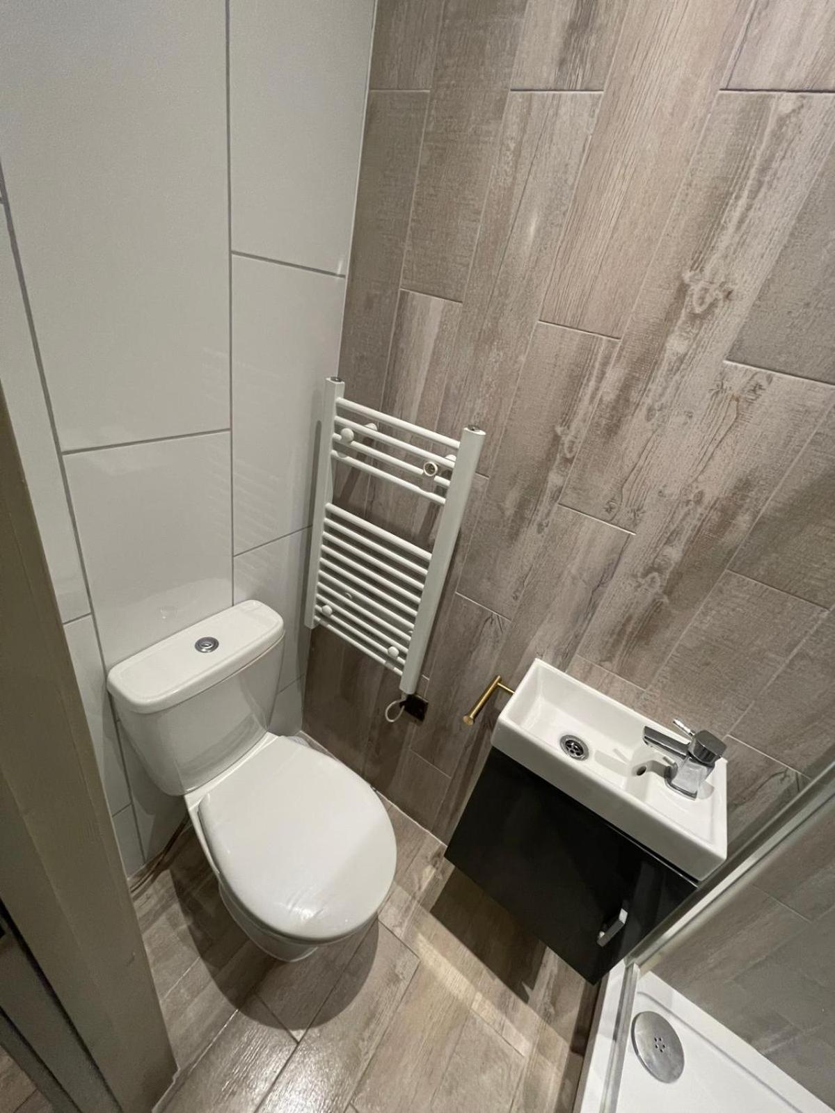 Letzi Premium Cozy Retreat Private En-Suite Rooms, Wembley Londres Extérieur photo