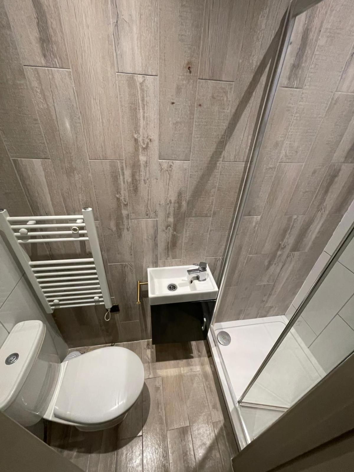 Letzi Premium Cozy Retreat Private En-Suite Rooms, Wembley Londres Extérieur photo