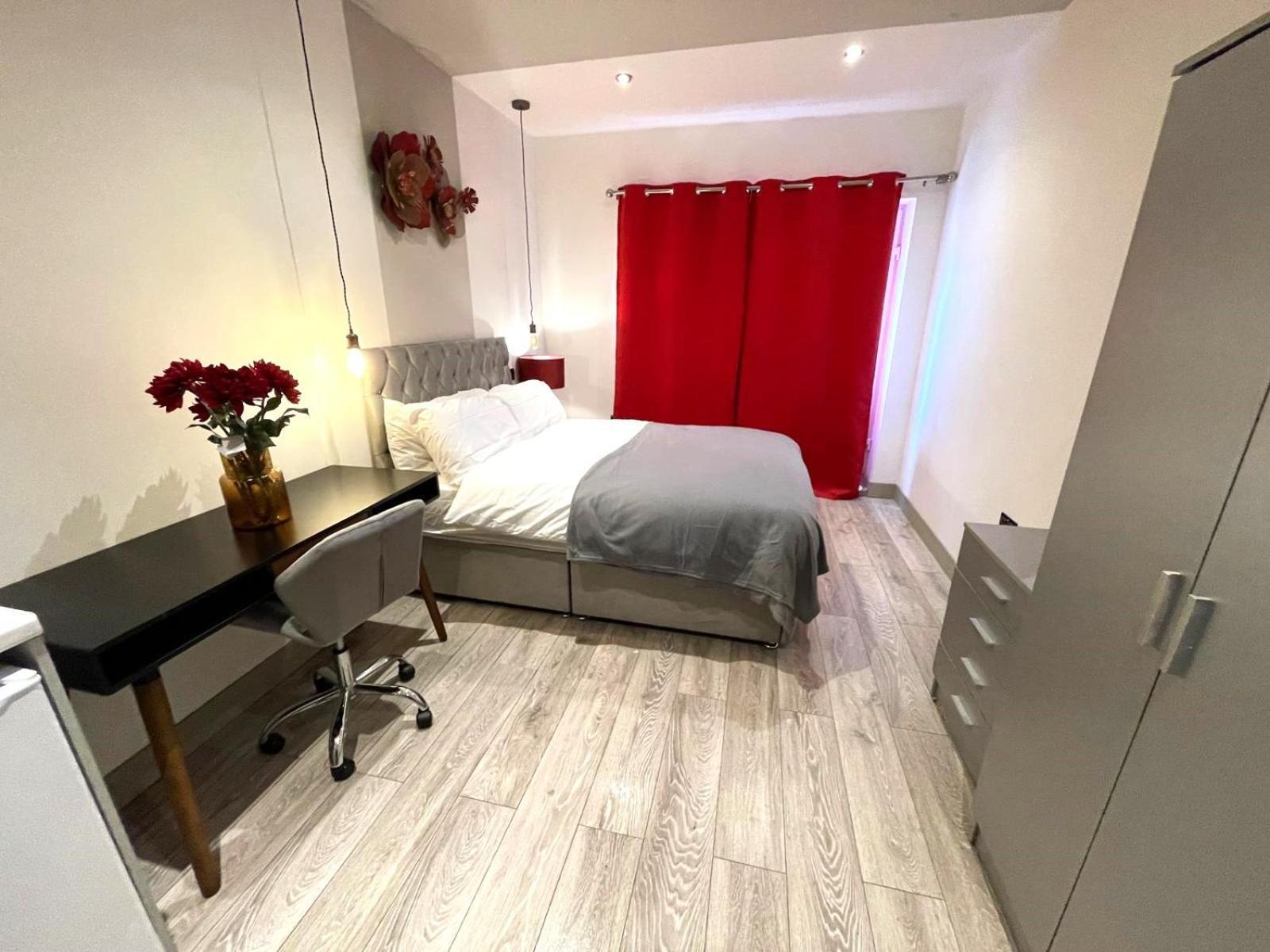 Letzi Premium Cozy Retreat Private En-Suite Rooms, Wembley Londres Extérieur photo